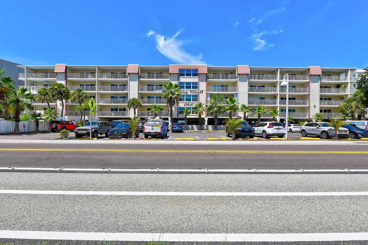 Beach Oasis - No Storm Damage & Guest Ready! Come Enjoy The Heated Pool & Relax At The Beach! Clearwater Beach Exterior photo